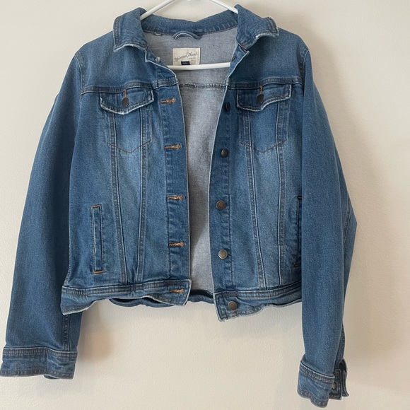 Universal Thread Jean Jacket - Picture 1 of 4
